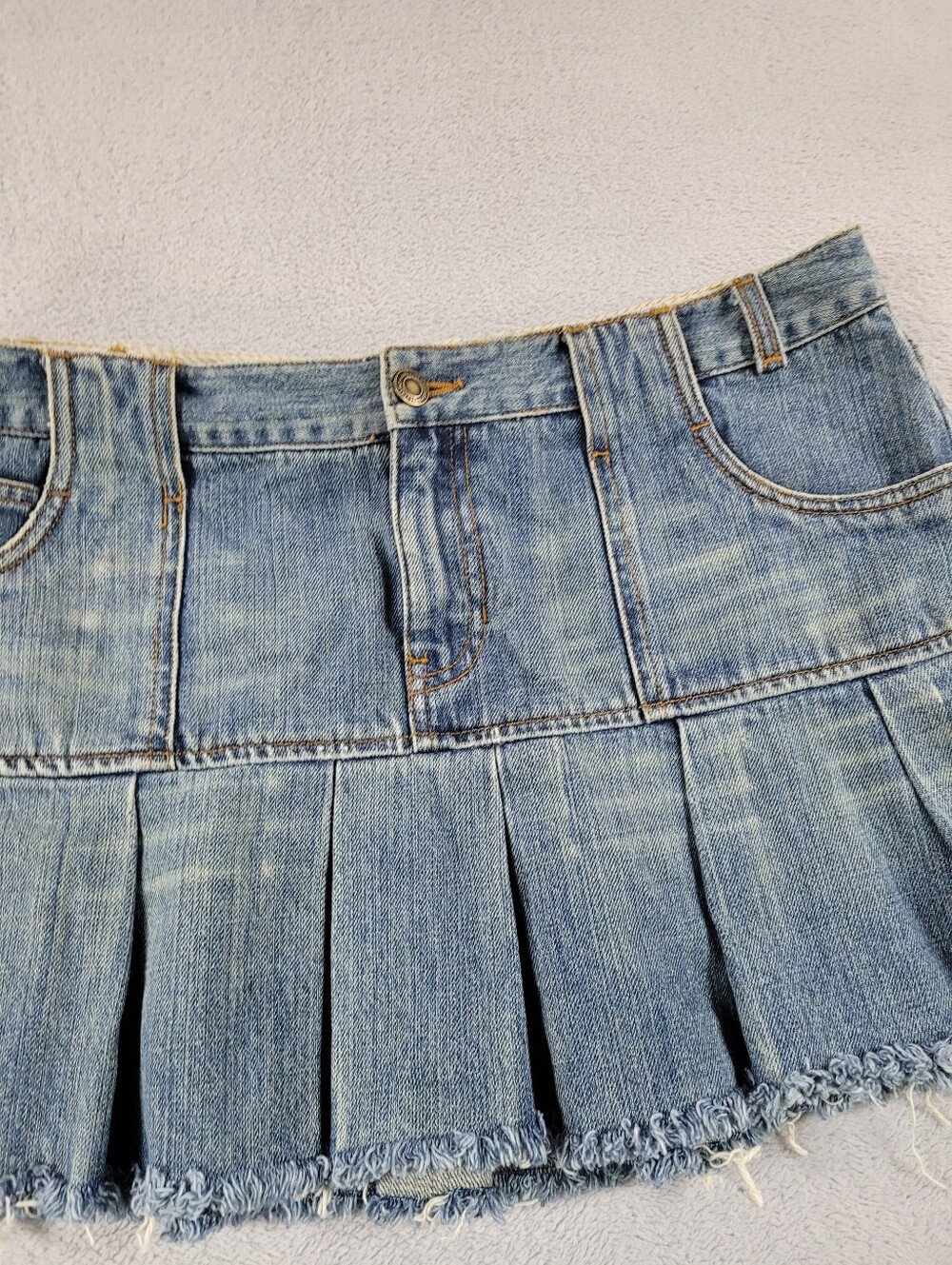 American Eagle Outfitters Light Blue Denim Pleated Mini Skirt Y2K - Picture 10 of 10